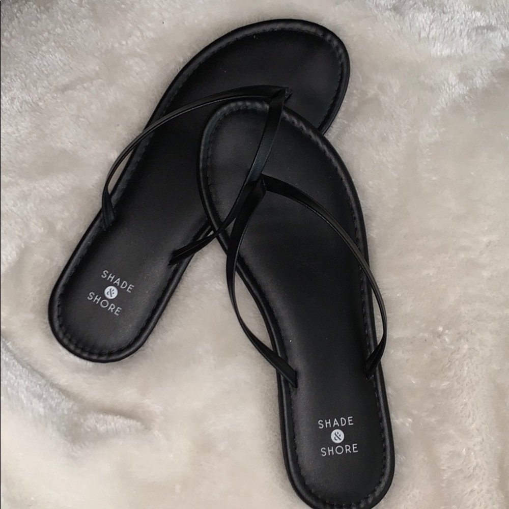 Shade and Shore Target flip flops